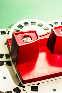 Toy photo film viewer 