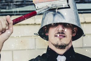 umorous window washer