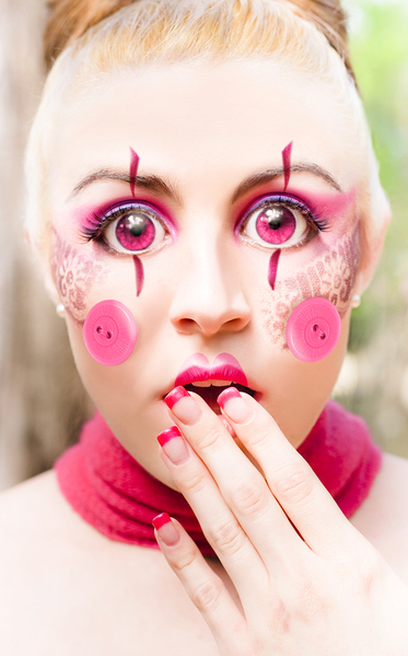 Surprised doll face Print