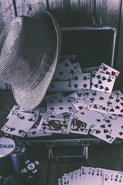 Case of a gambling pro  Print