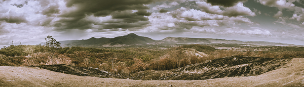 Dramatic wide Mount Perry landscape  Print