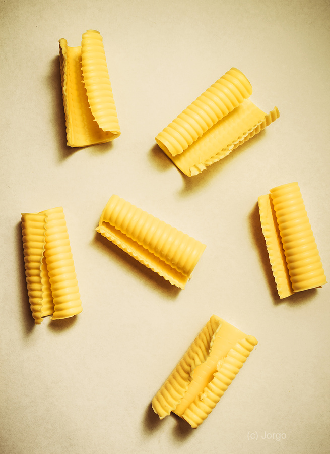 Fresh Butter Curls On Table  Imprimer