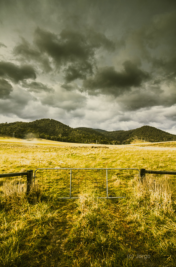 Storm covered winter farmland  Imprimer