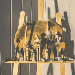 Puppetry of painters 