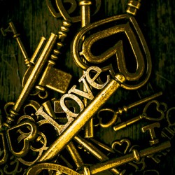 Romantic still life keys in sentiments of love