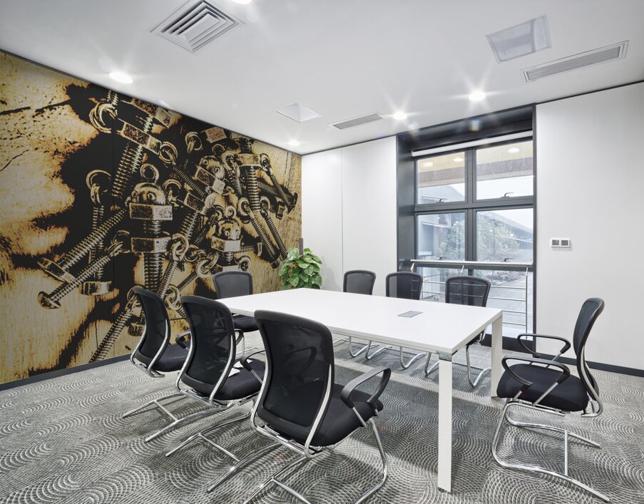 Retro robot recruits Wall Printing