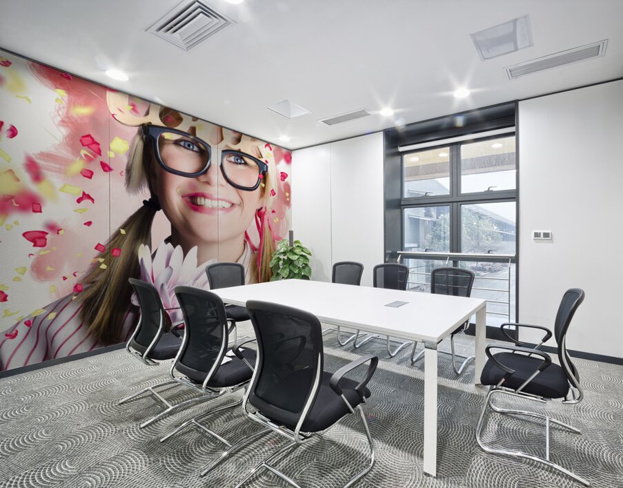 Romantic female nerd in a celebration of love Wall Printing