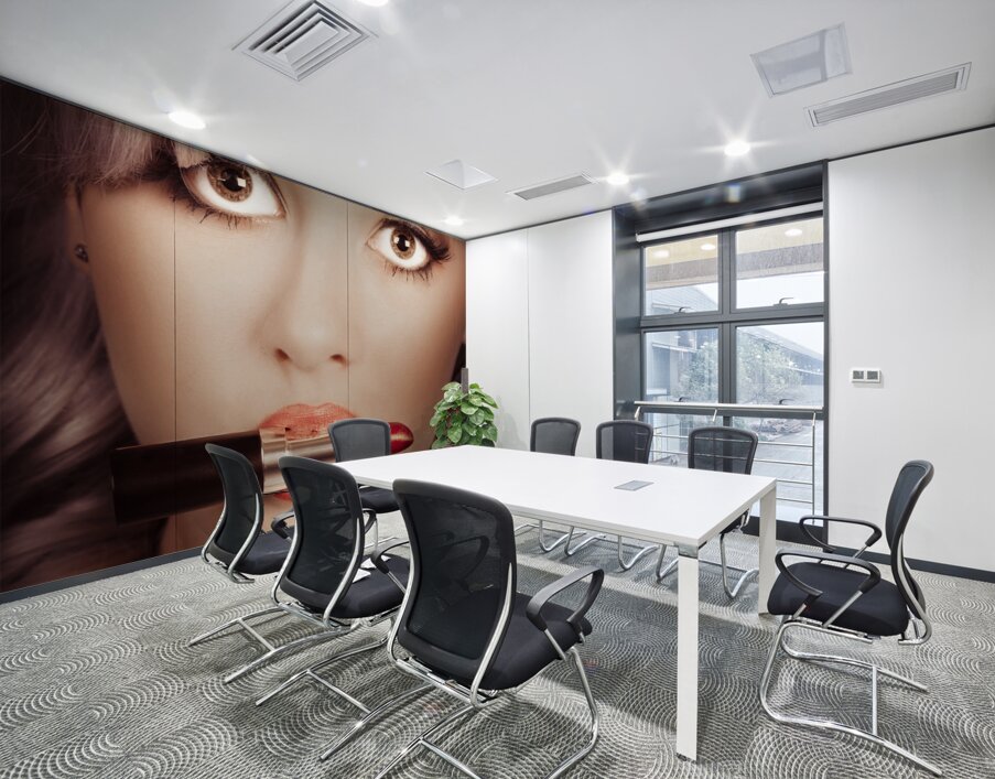 Surprised pinup girl with lipstick makeup in mouth Wall Printing