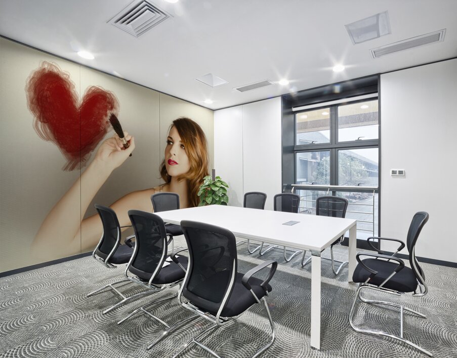 Beautiful retro girl painting red love heart Wall Printing