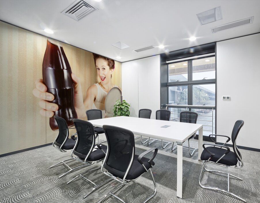 Female pin-up waiter serving drink at summer party Wall Printing