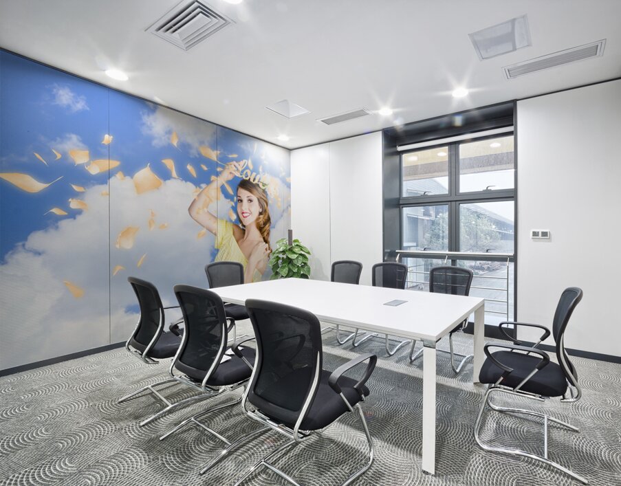 Romantic woman dreaming of a sky filled romance Wall Printing