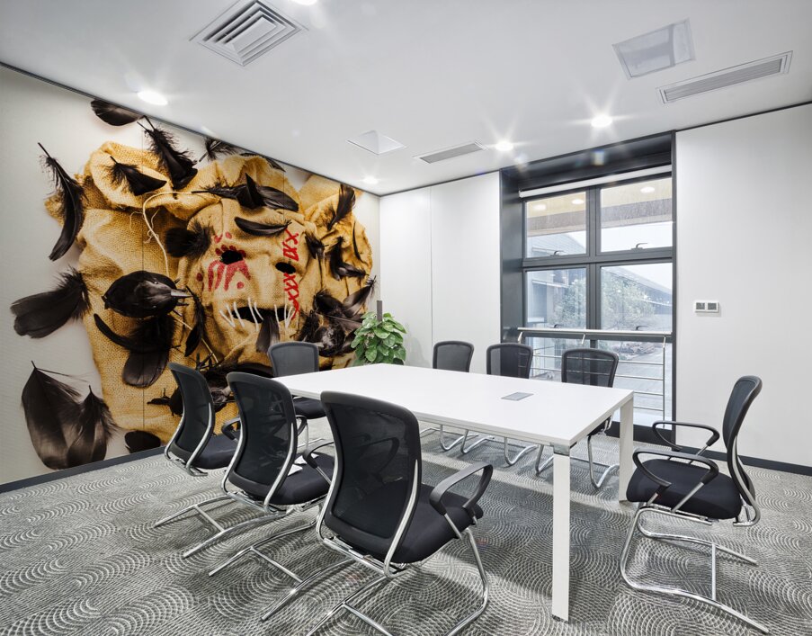 Crowed and feathered Wall Printing