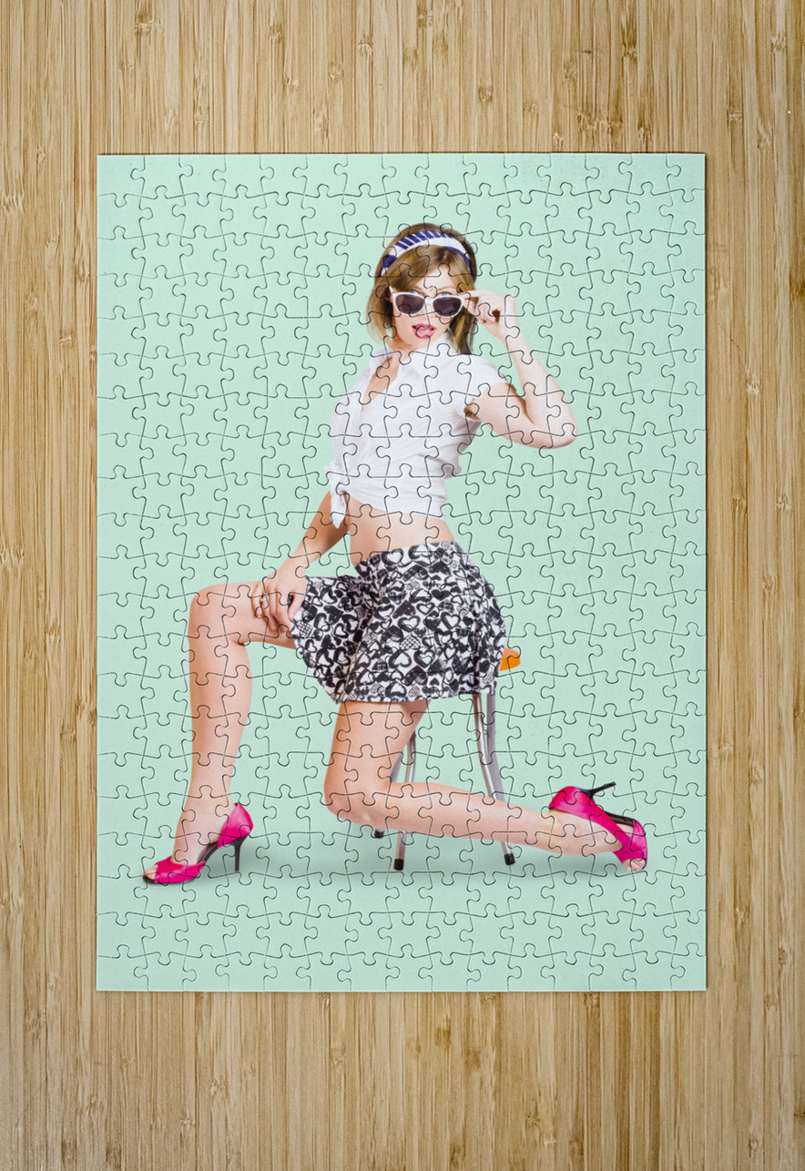 Sexy brunette pin up girl in pink retro fashion Jorgo Puzzle printing