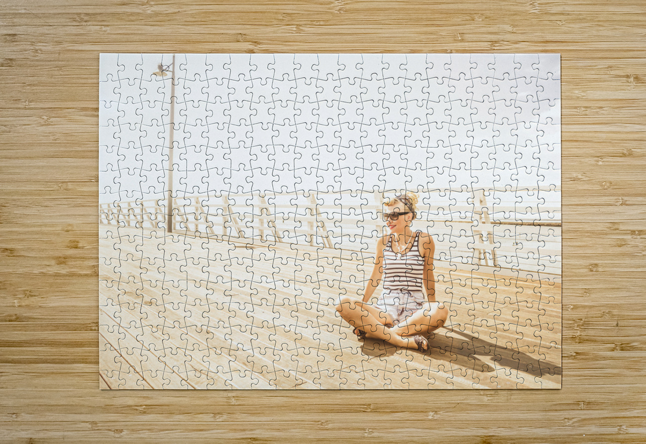 Peaceful Pin-Up Jorgo Puzzle printing