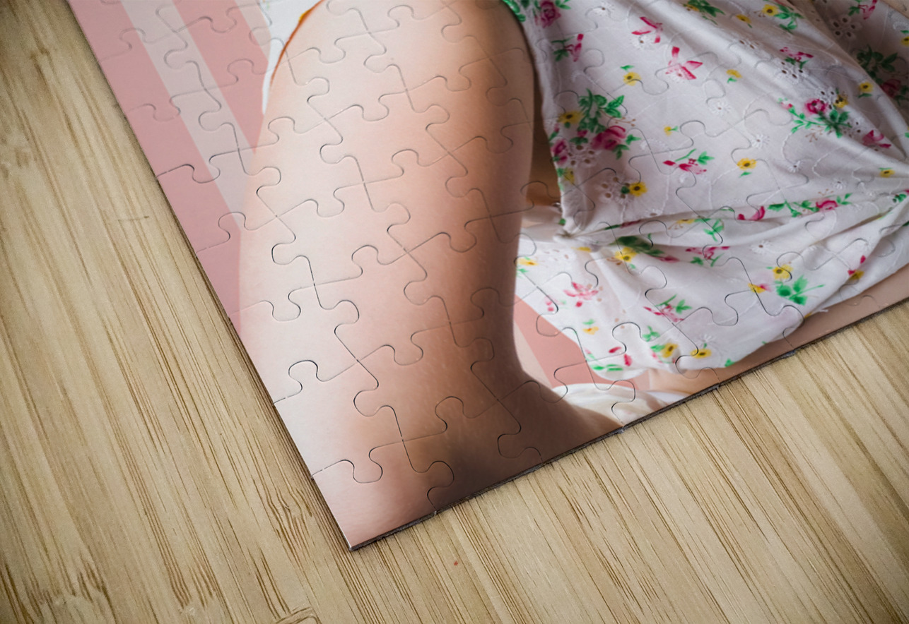 Surprised Girl In Retro Fashion Style Glamur Jorgo Puzzle