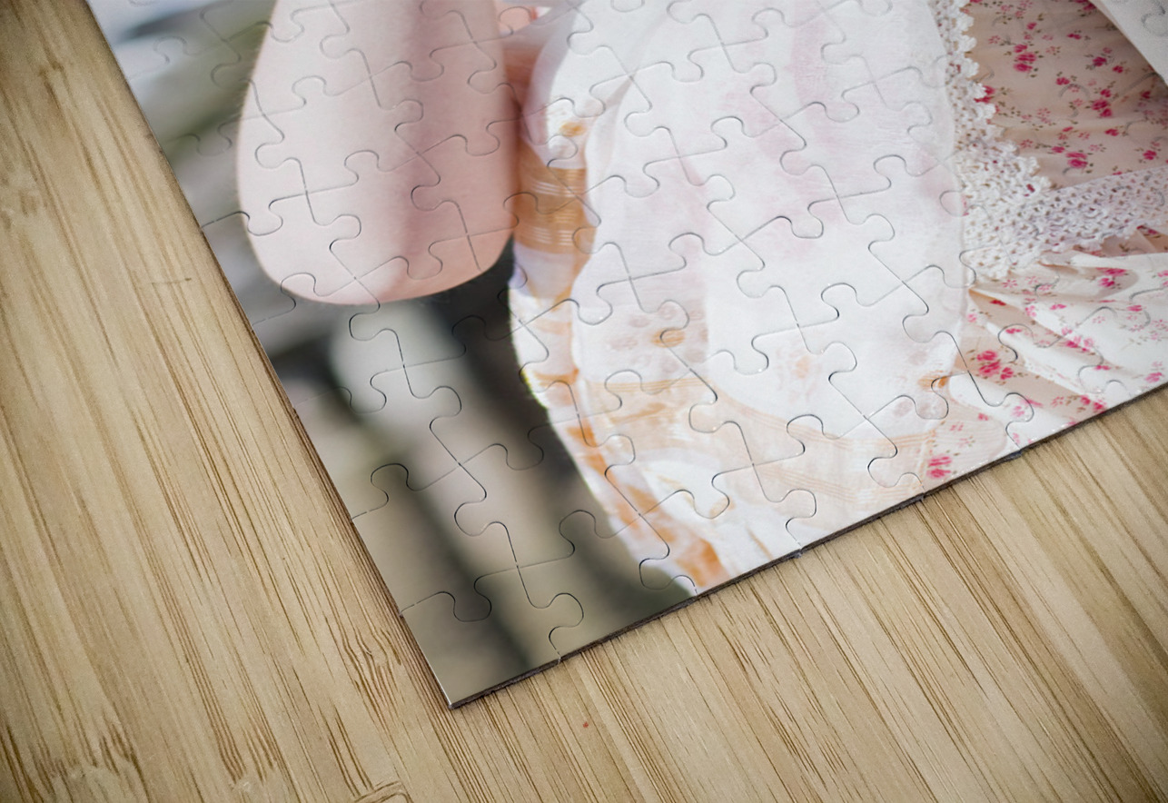 Fashionably modern Jorgo Puzzle