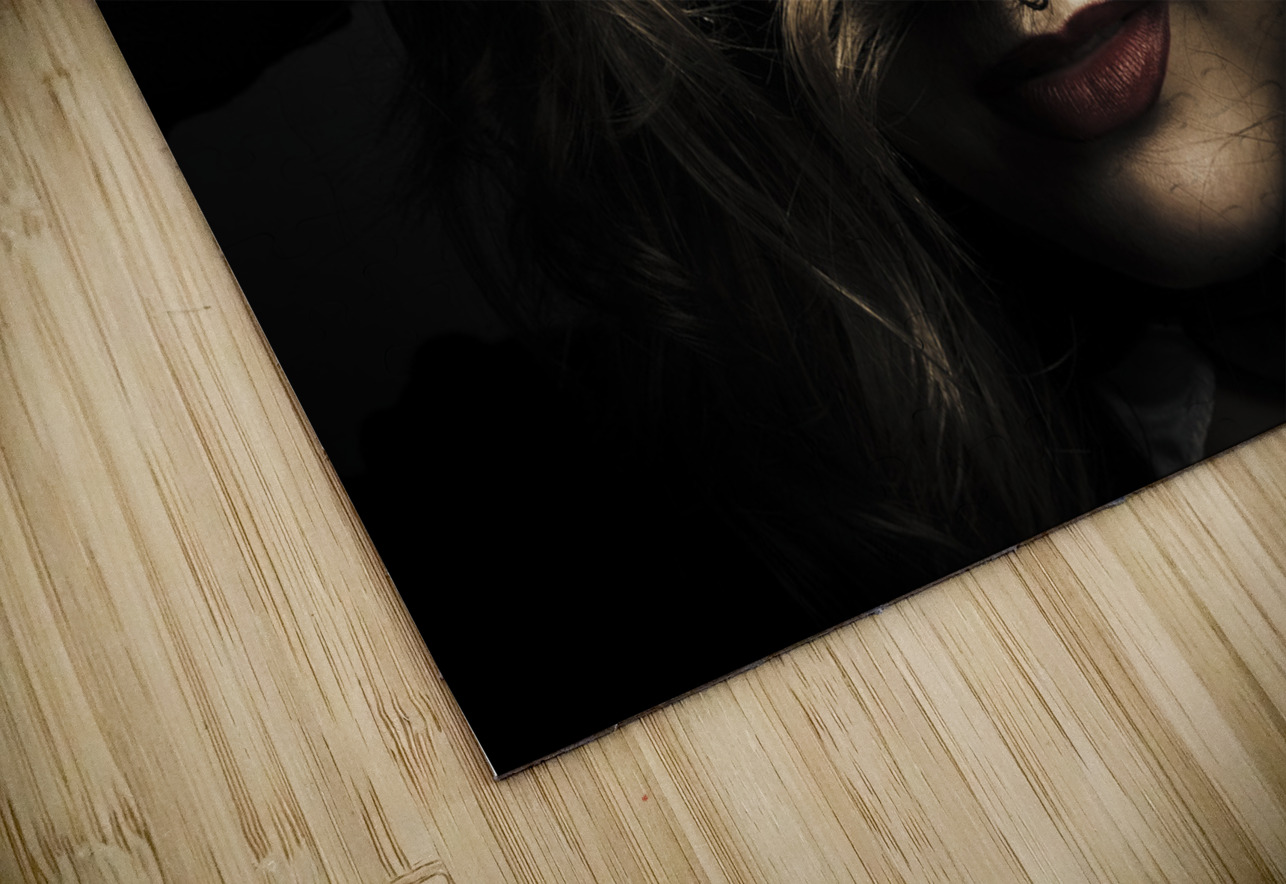 Emotive headshot on a fashionable female model Jorgo Puzzle