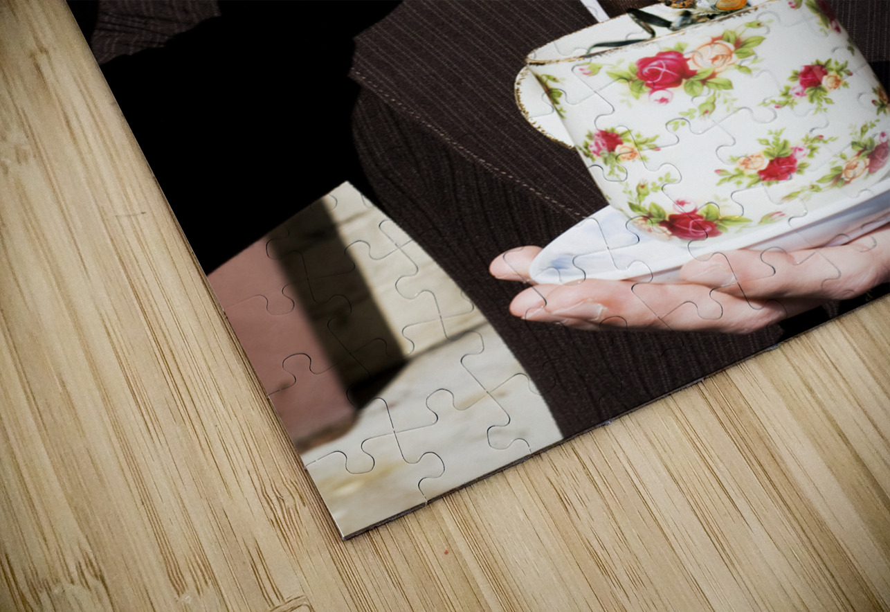 Man Dumbfounded By A Floating Fly Jorgo Puzzle