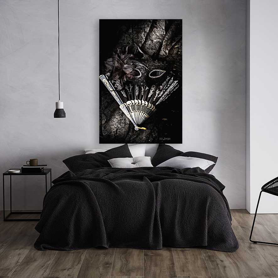 In fashion of mystery and elegance Art